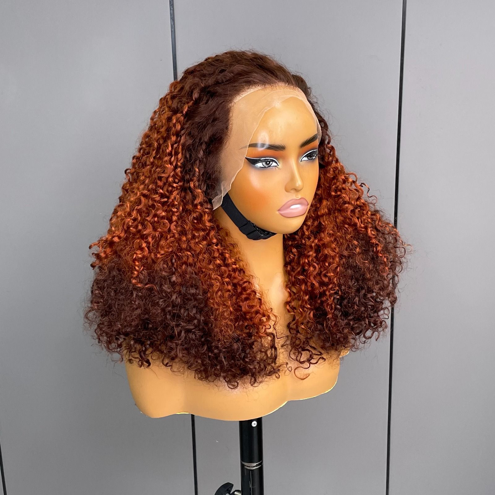 Perruque italienne bouclée 13x4 300% densité 100% cheveux humains